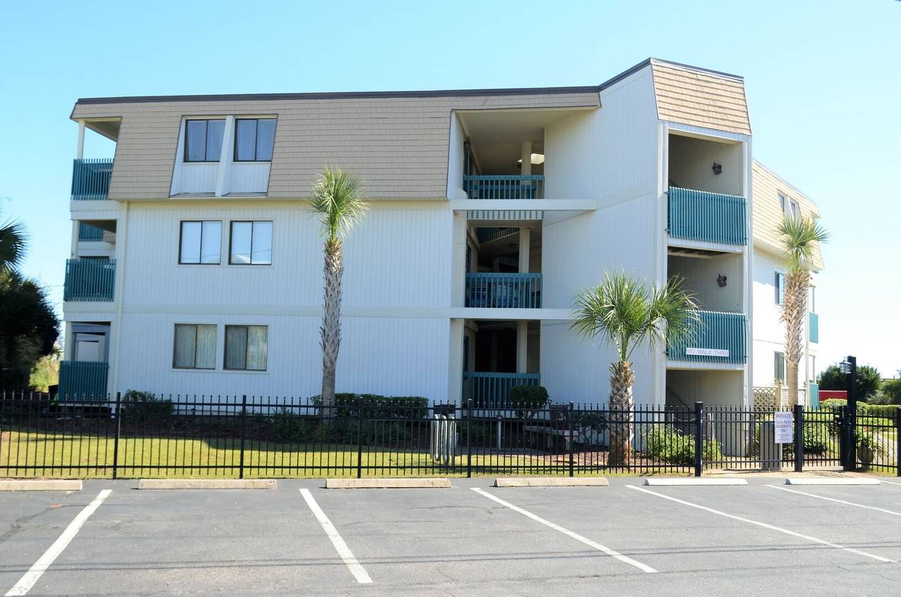 Grilling area located at the front of the complex. Grilling area located at the front of the complex.