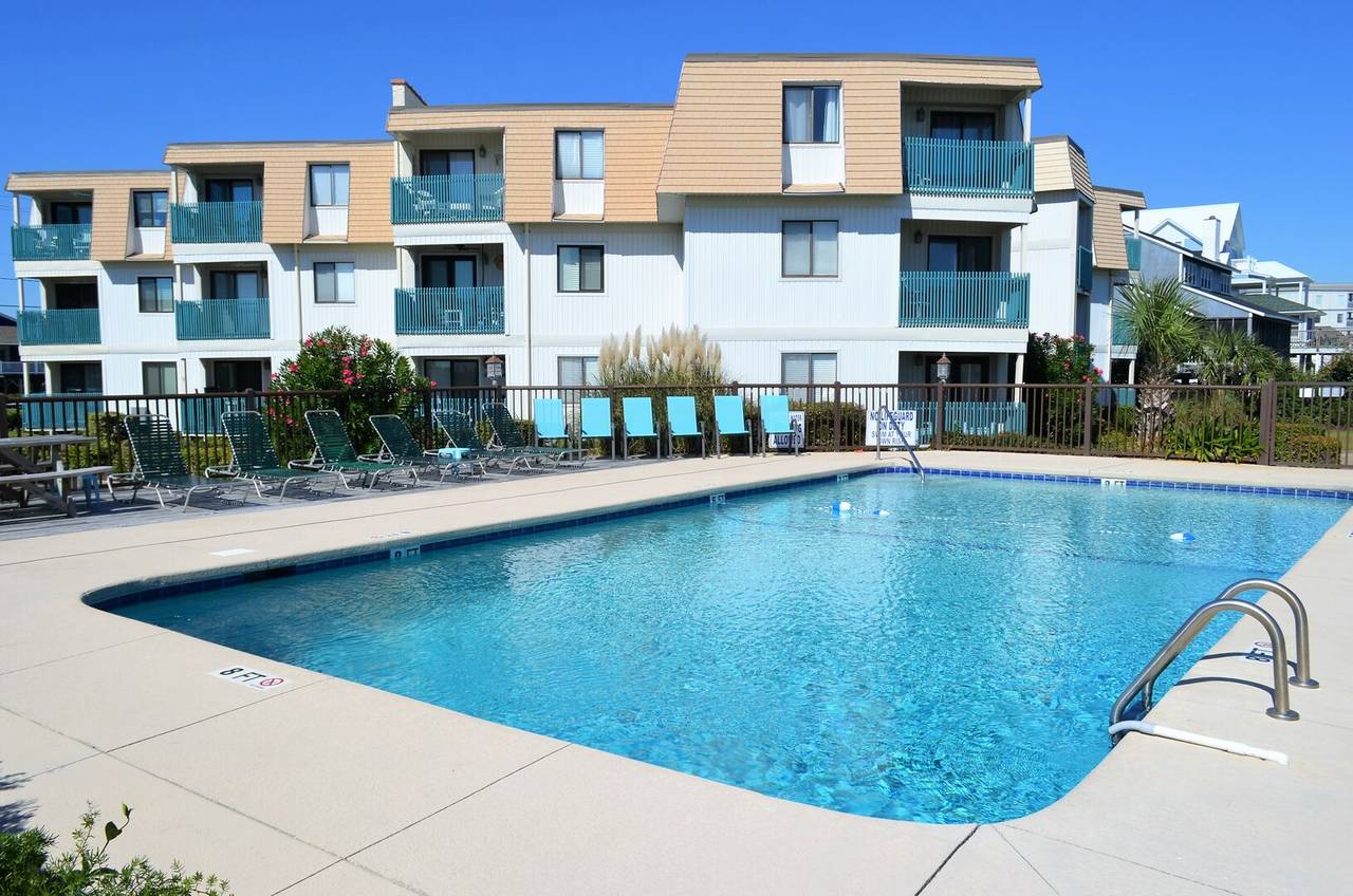 Community Pool Community Pool