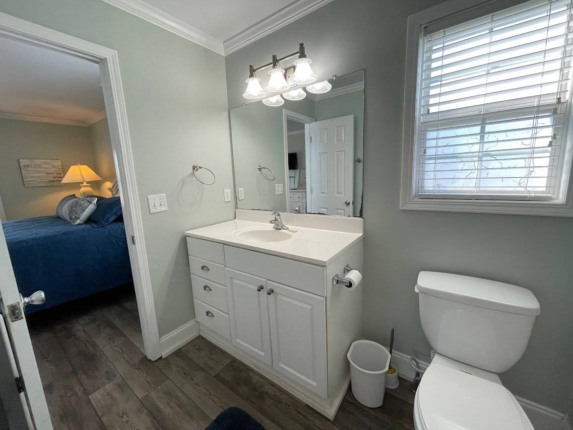 Down bath with tub/shower combo Down bath with tub/shower combo