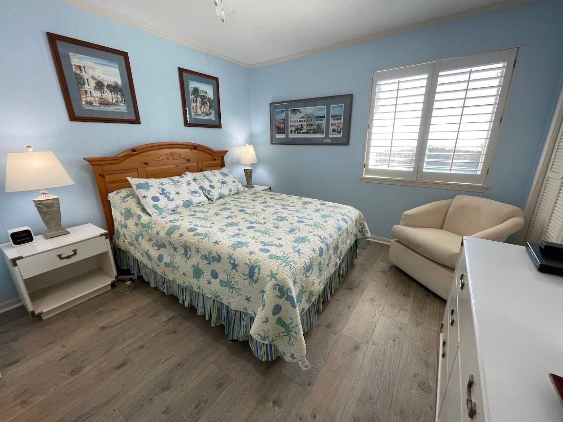 Bedroom 1 - Queen Bedroom 1 - Queen