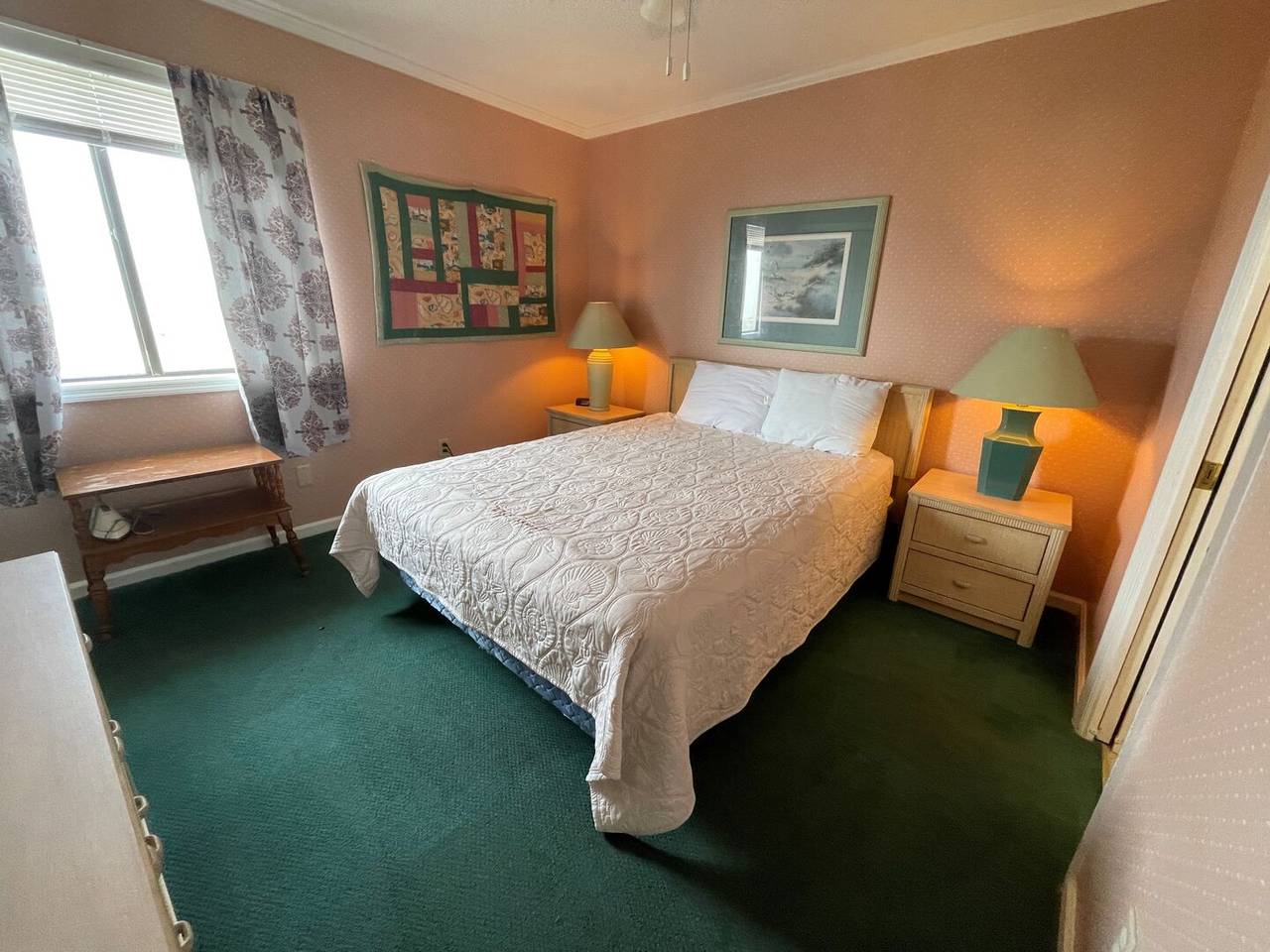 Bedroom 1 - Queen Bedroom 1 - Queen