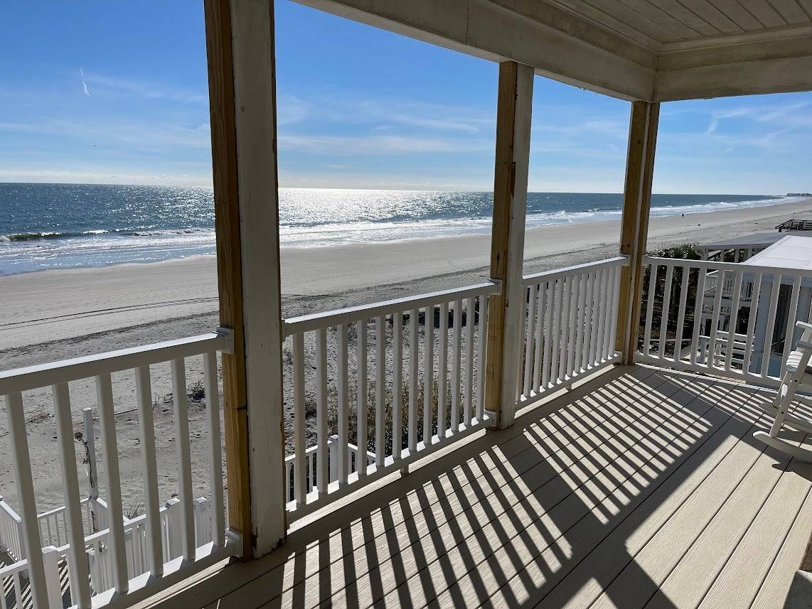 Up covered porch with access from bedrooms 4 and 5 Up covered porch with access from bedrooms 4 and 5