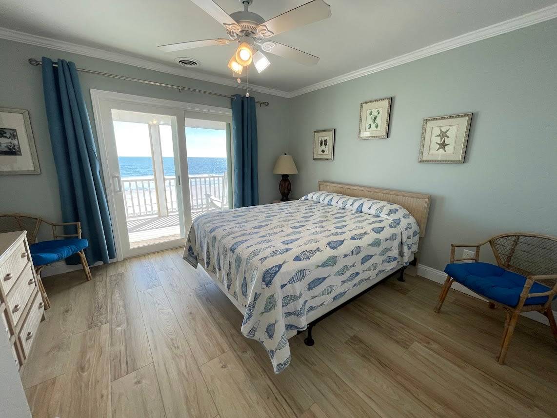 Bedroom 4 up (1 queen) Bedroom 4 up (1 queen)