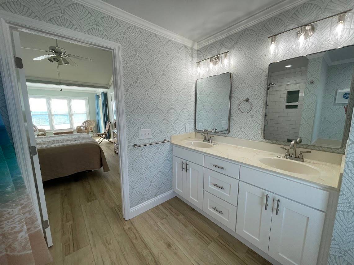 Private bath to bedroom 5 Private bath to bedroom 5