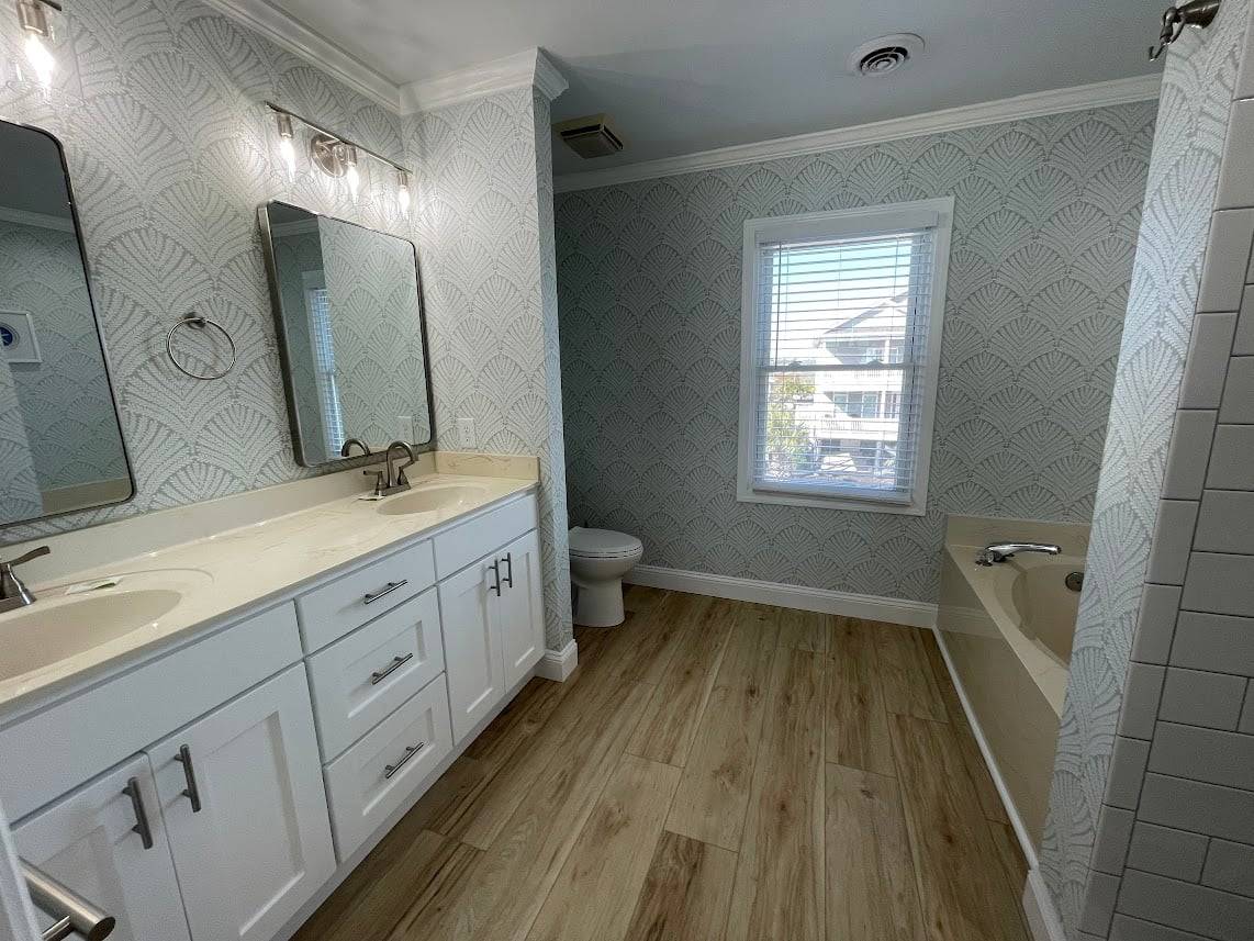 Private bath to bedroom 5 Private bath to bedroom 5