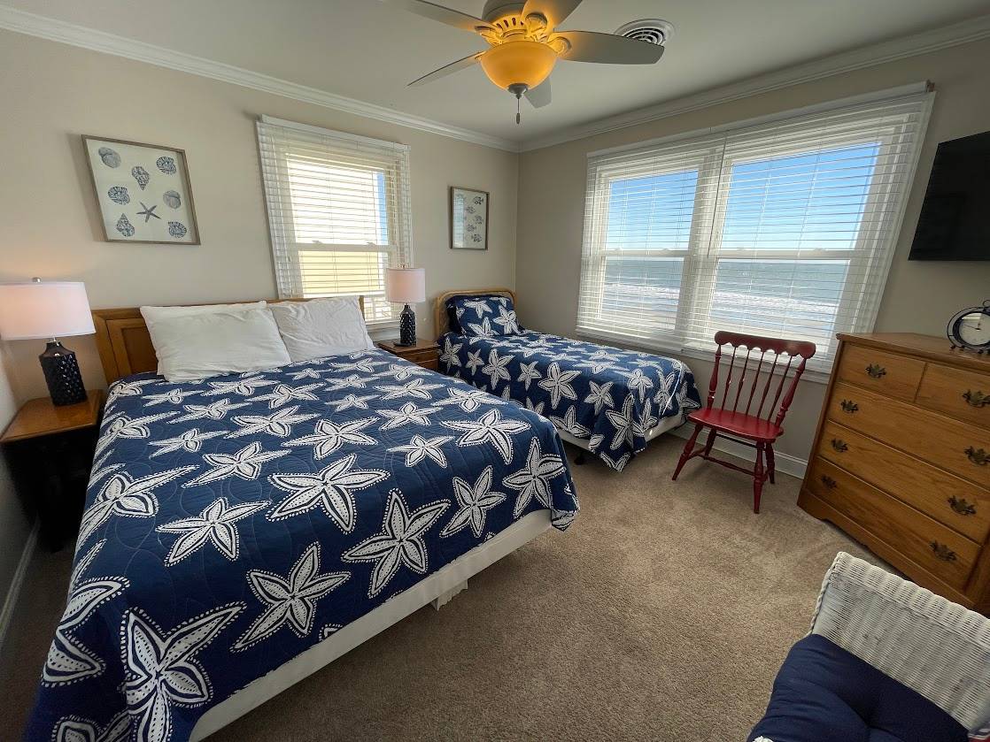 Bedroom 3 up ocean front ~ Queen, Single Bedroom 3 up ocean front ~ Queen, Single