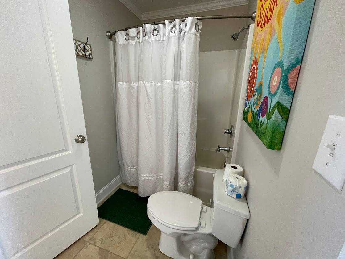 Shared bath between bedrooms 3 and 4 Shared bath between bedrooms 3 and 4