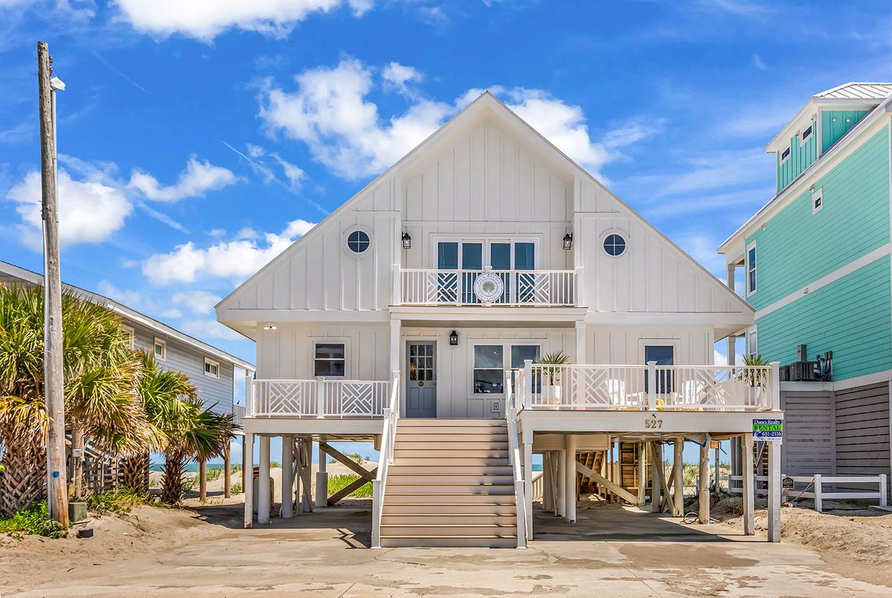 Welcome to Palm Royale! Welcome to Palm Royale!
