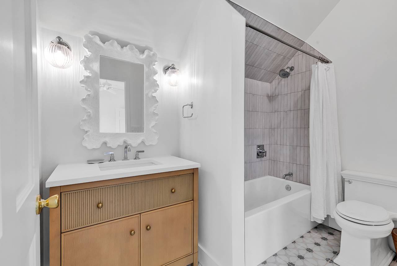 Bedroom 4 Up Bath Bedroom 4 Up Bath