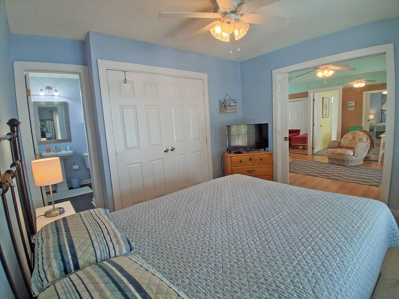 Bedroom 2 With Private Bathroom Bedroom 2 With Private Bathroom