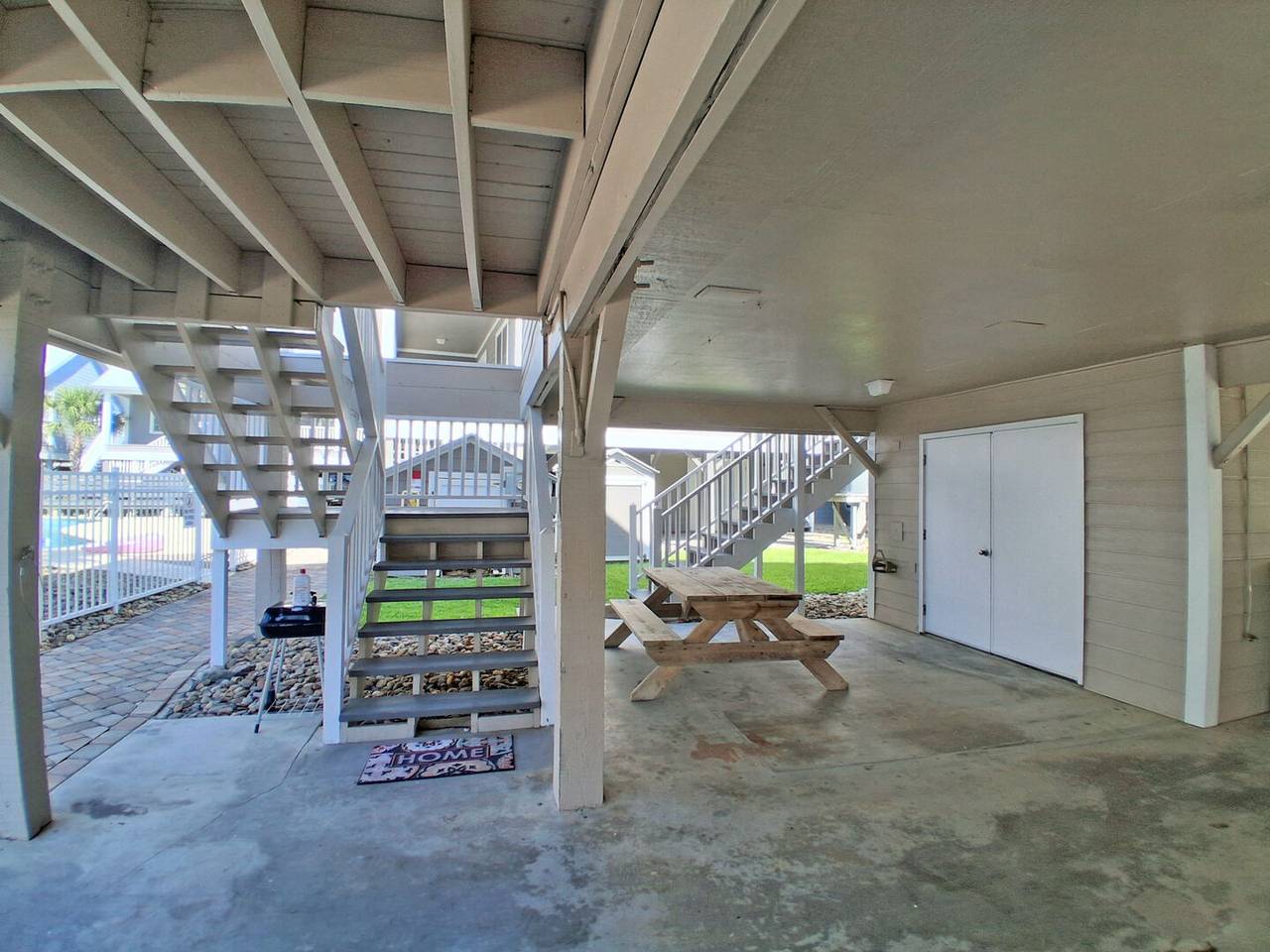 Picnic Table Under House Picnic Table Under House