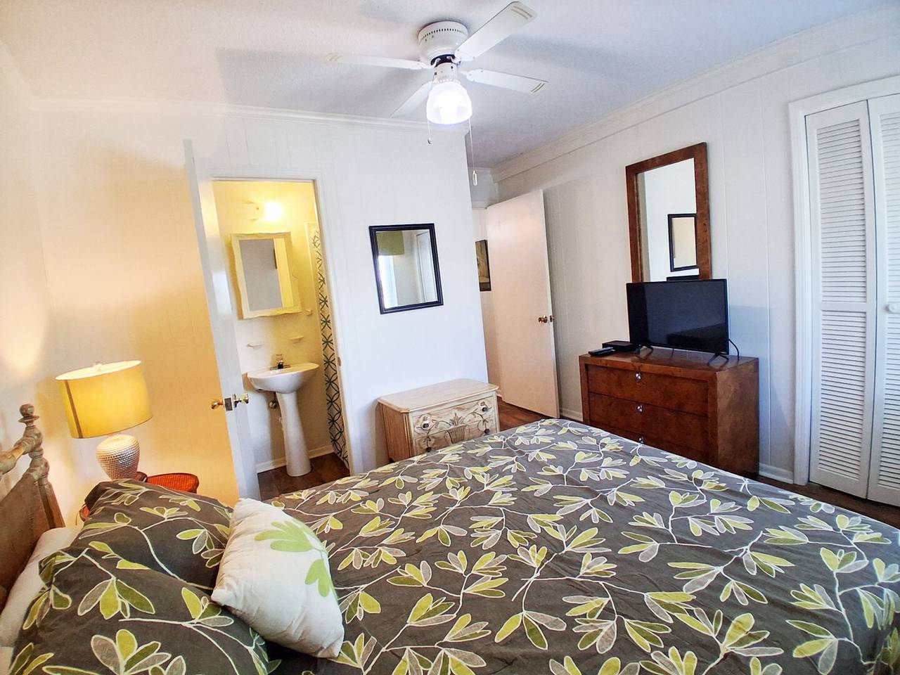 Private Bathroom For Bedroom 1 Private Bathroom For Bedroom 1