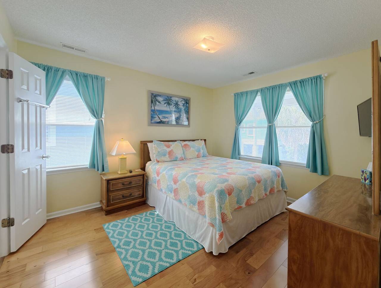 Bedroom 2 - Queen Bedroom 2 - Queen