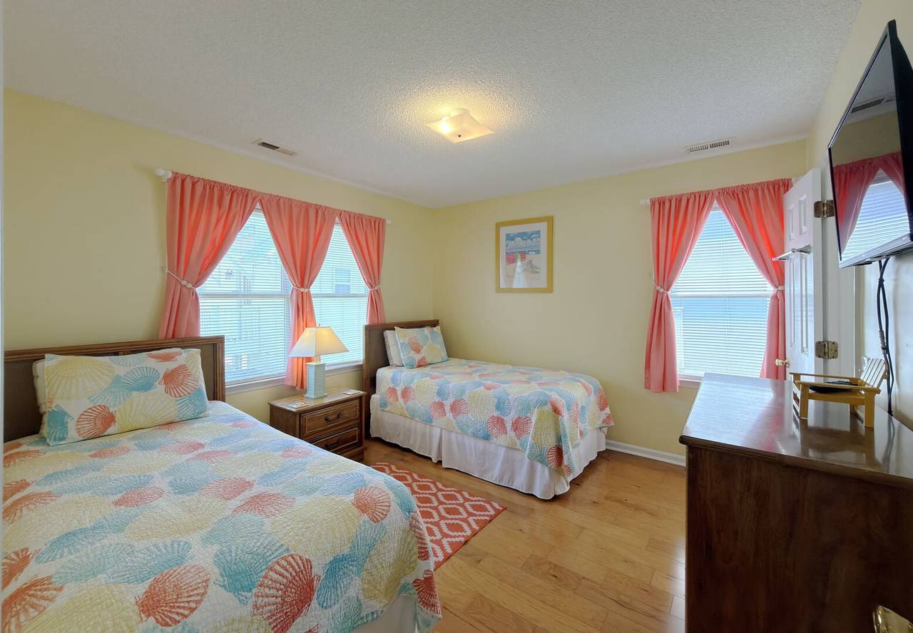 Bedroom 3 - 2 Singles Bedroom 3 - 2 Singles