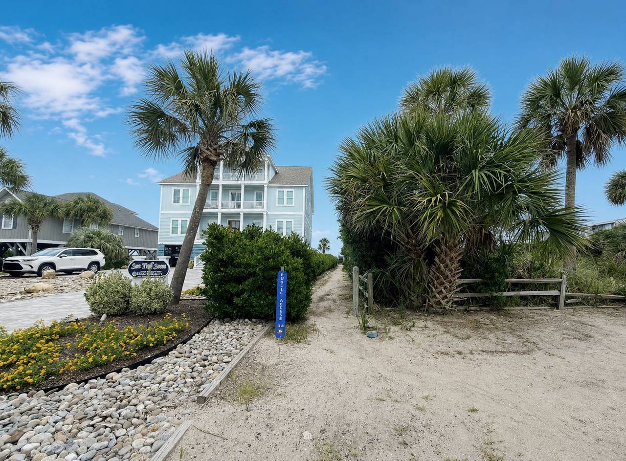 Beach Access 34 - Across the Street Beach Access 34 - Across the Street