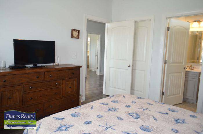 Watch TV in Bed Watch TV in Bed