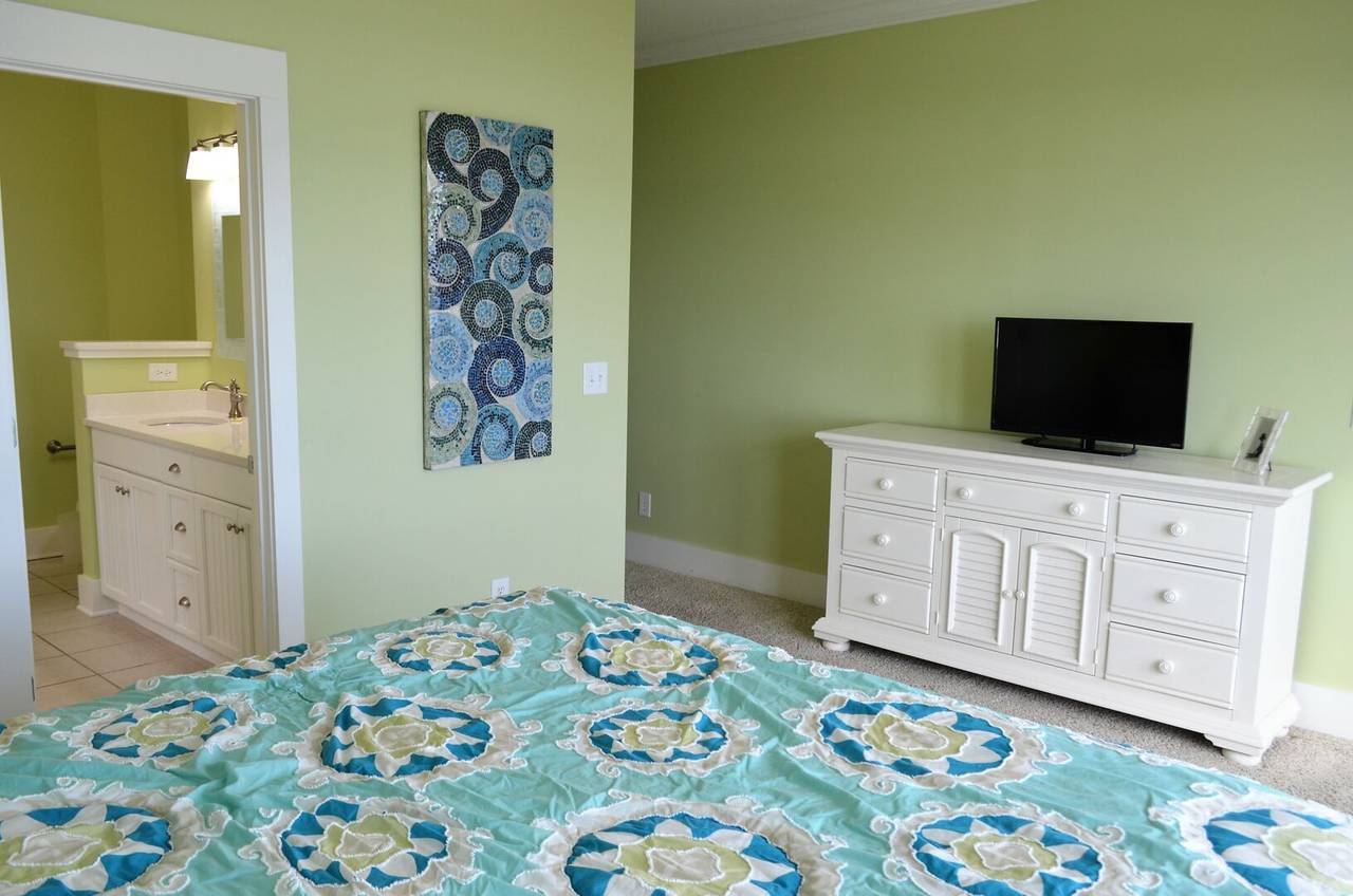 Bedroom 5 has Private Bathroom Bedroom 5 has Private Bathroom