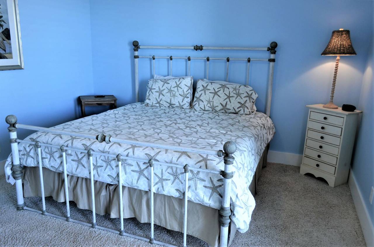 Bedroom 6 Up - Oceanfront - 1 King Bed Bedroom 6 Up - Oceanfront - 1 King Bed
