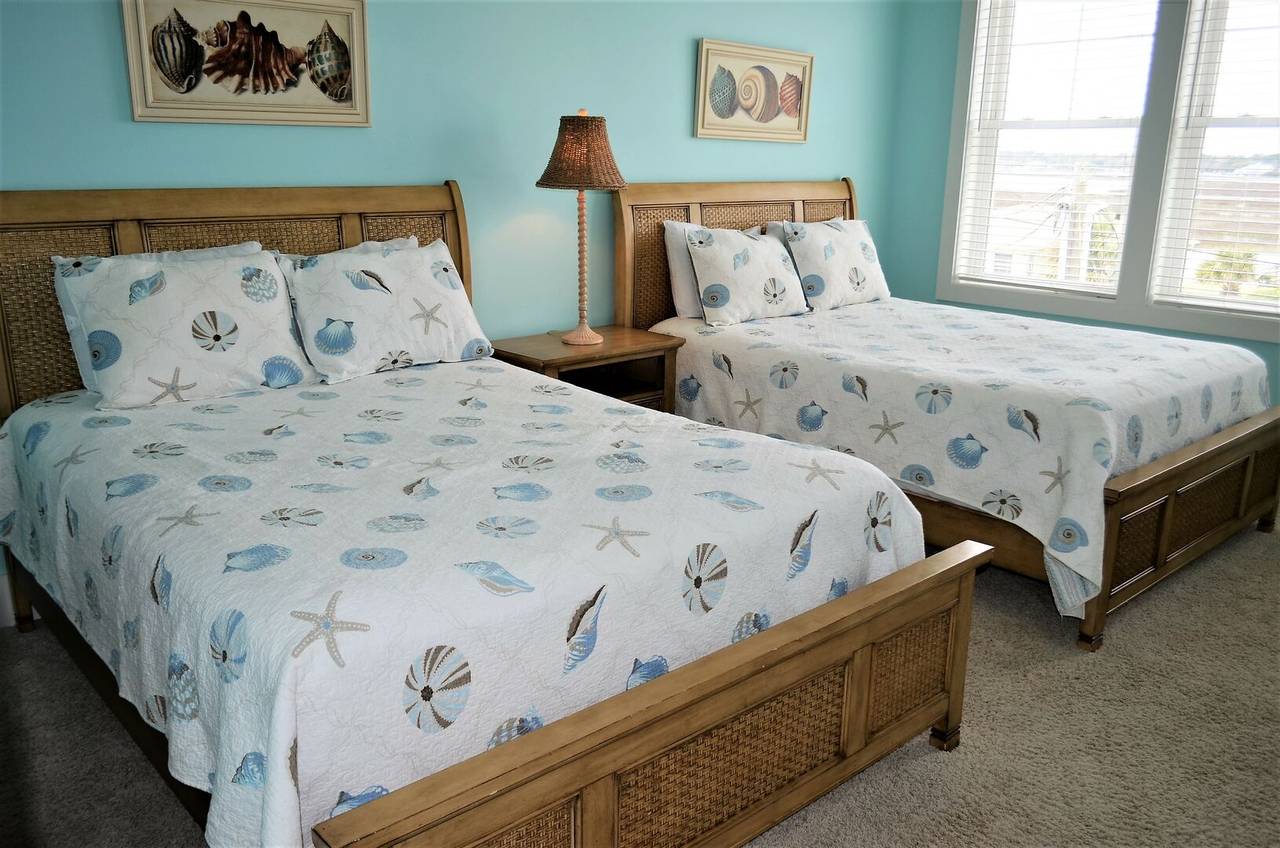 Bedroom 8 Up - Street Side - 2 Queen Beds Bedroom 8 Up - Street Side - 2 Queen Beds