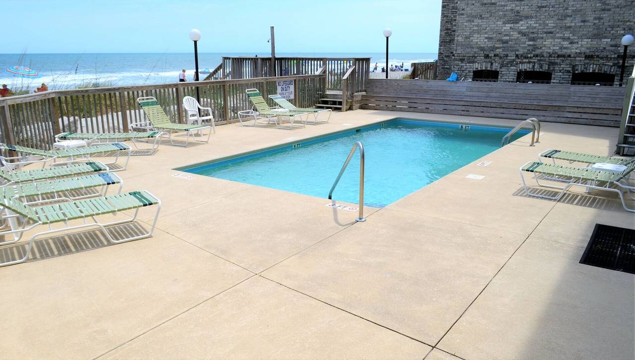 Soak up the sun lounging around the pool! Soak up the sun lounging around the pool!