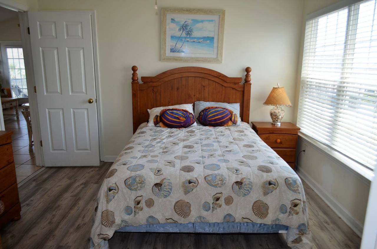 Bedroom 5 Up - 1 Queen Bed Bedroom 5 Up - 1 Queen Bed