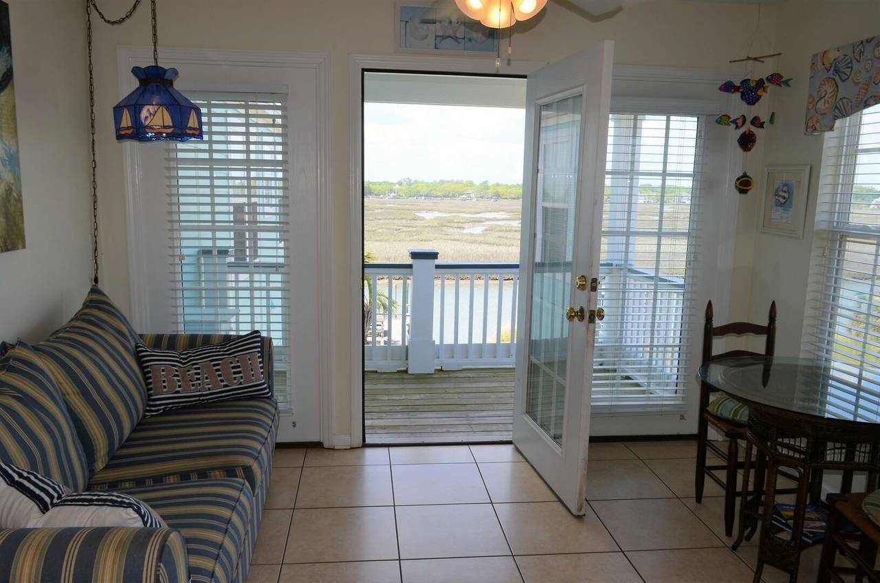 Marsh views! Marsh views!