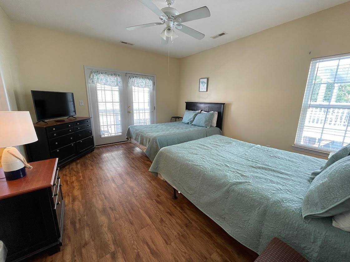 Bedroom 1 - 2 Queens Bedroom 1 - 2 Queens