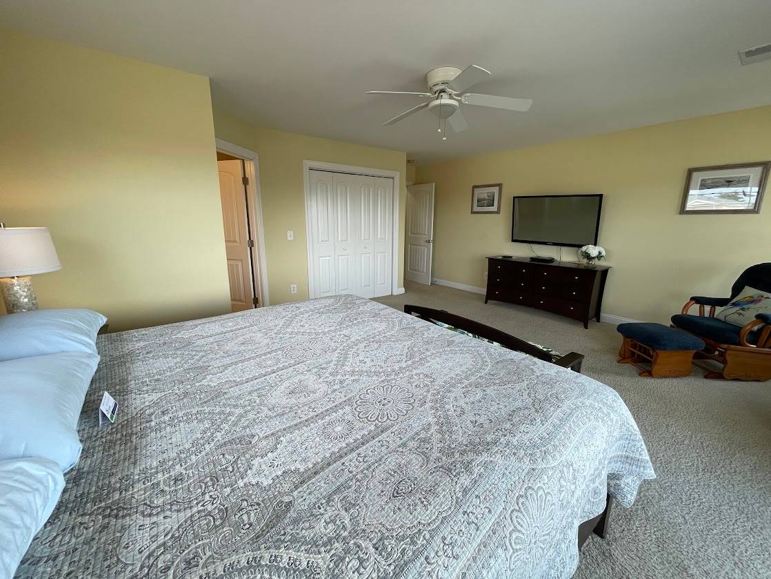 Watch TV in Bed Watch TV in Bed