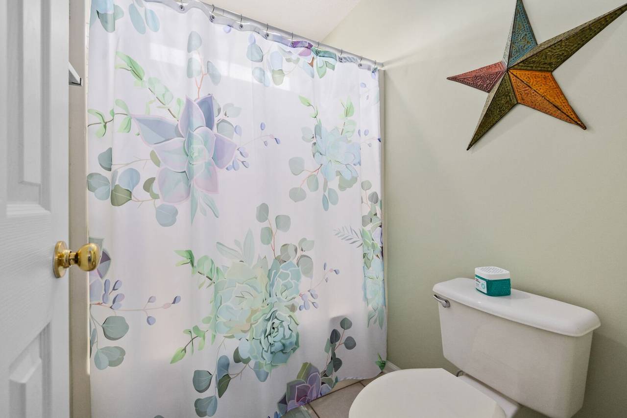 Tub/Shower Combo Tub/Shower Combo