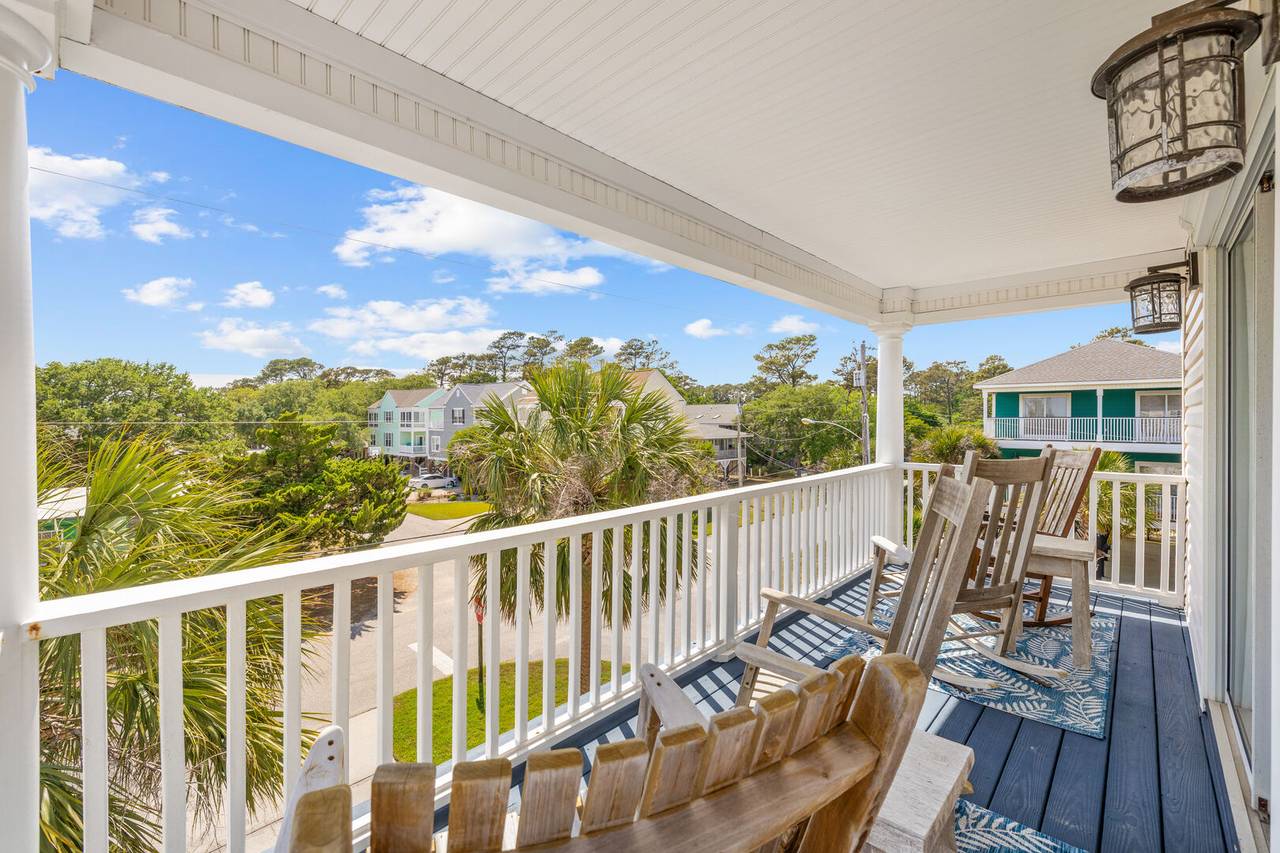 Great spot to start the day & end the day! Great spot to start the day & end the day!