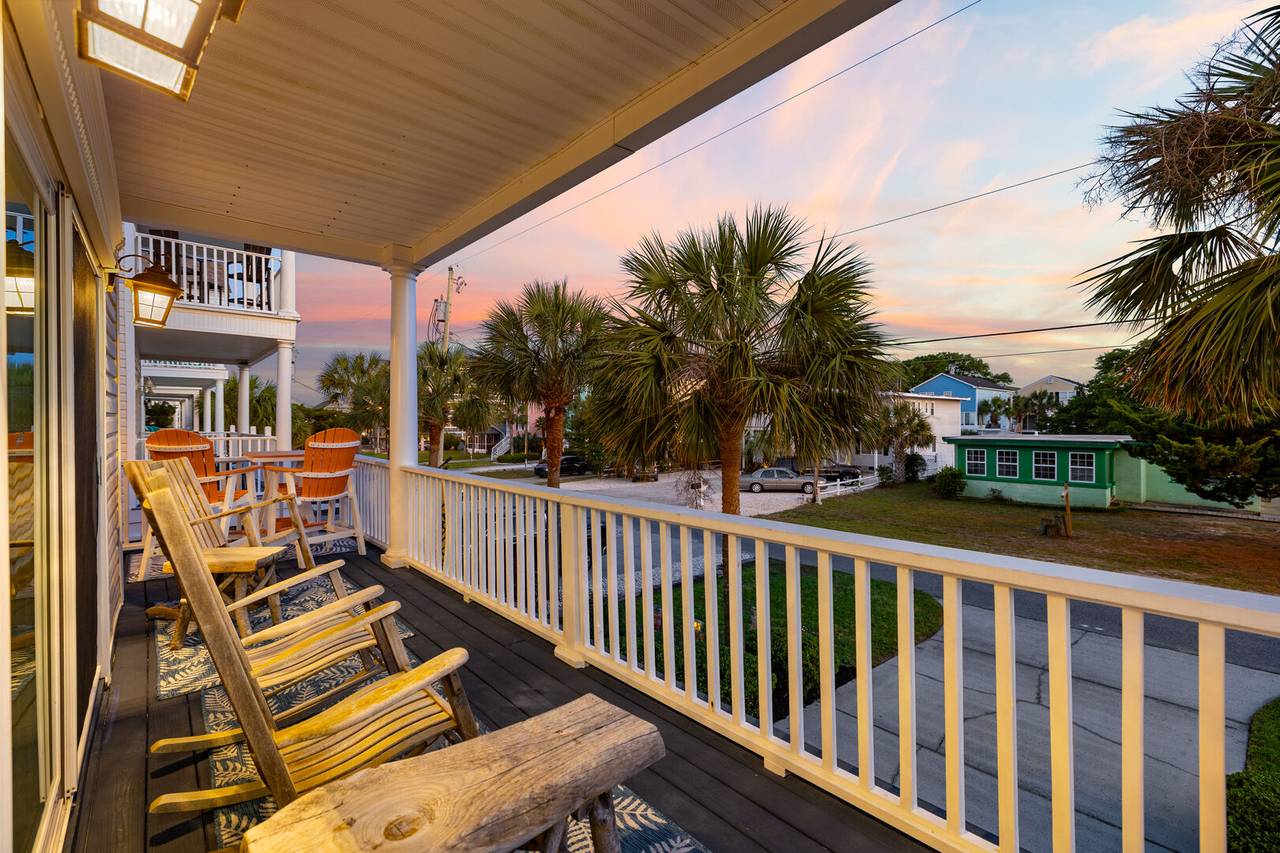 The sky is like a painting. The sky is like a painting.