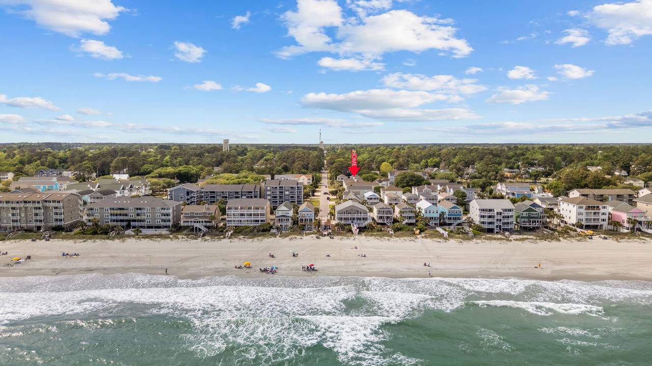 Steps from the white sand of the Atlantic Ocean! Steps from the white sand of the Atlantic Ocean!
