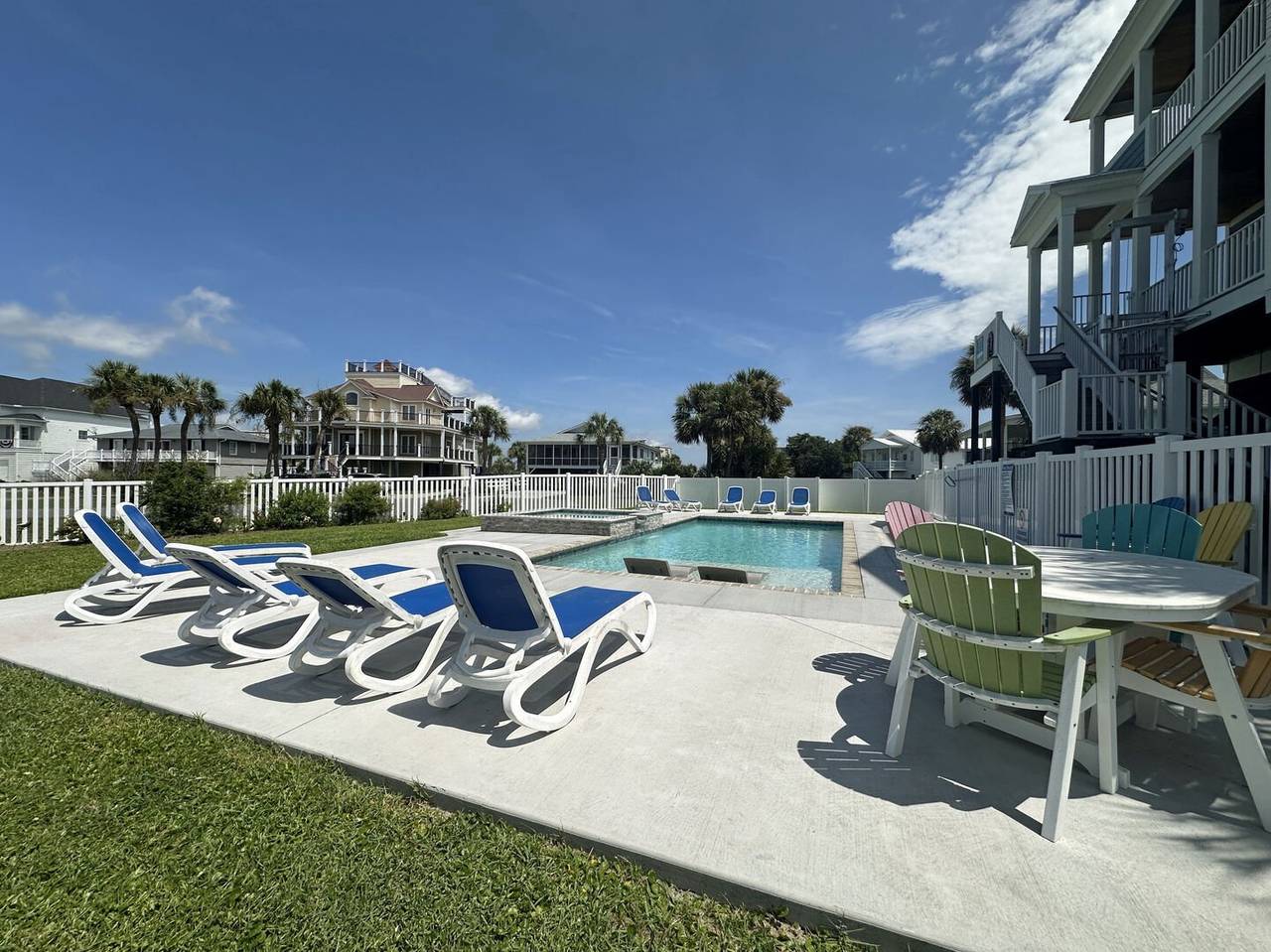 Lots of lounging & seating by the pool. Lots of lounging & seating by the pool.