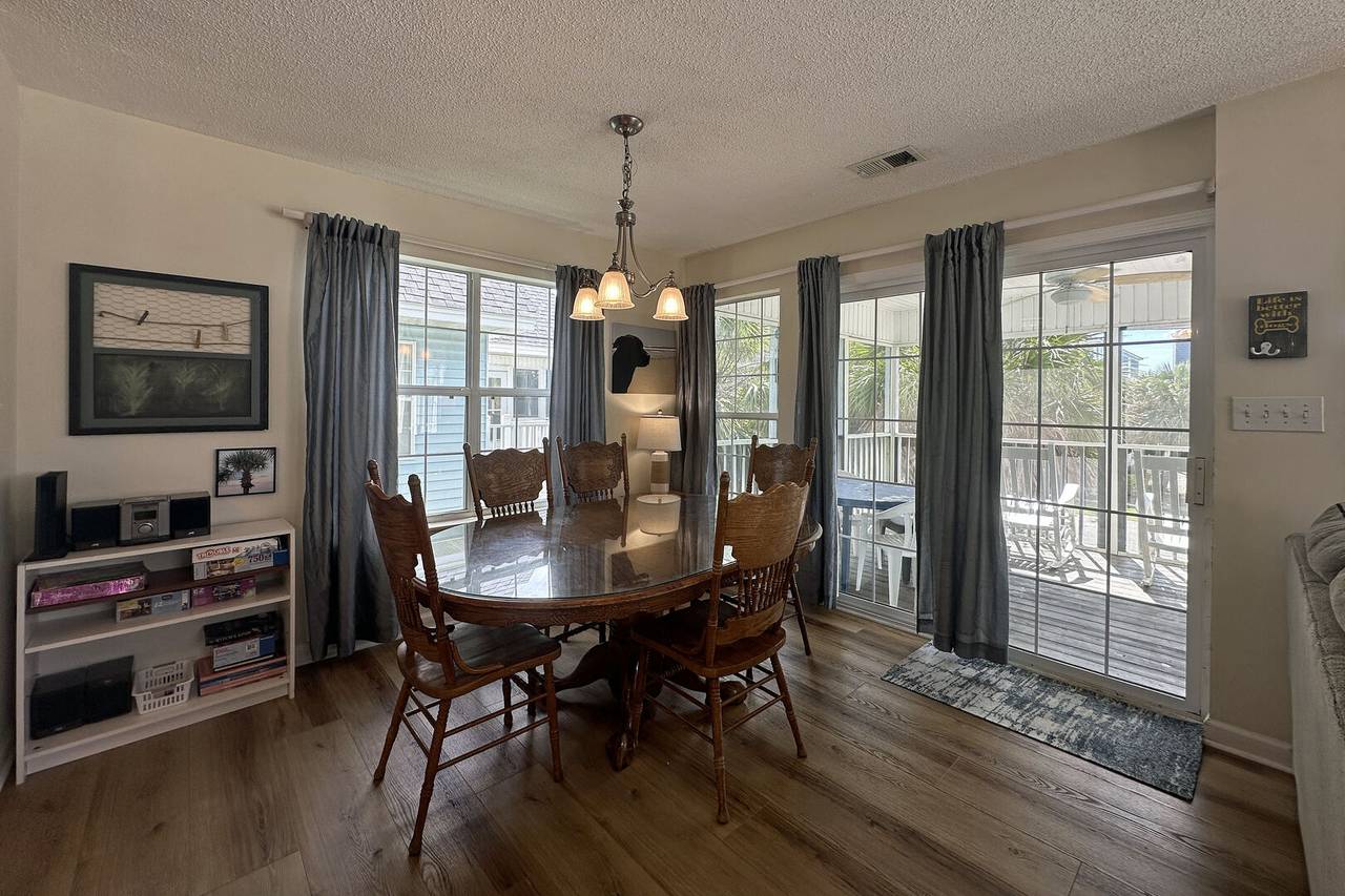 Direct access to the screened porch. Direct access to the screened porch.