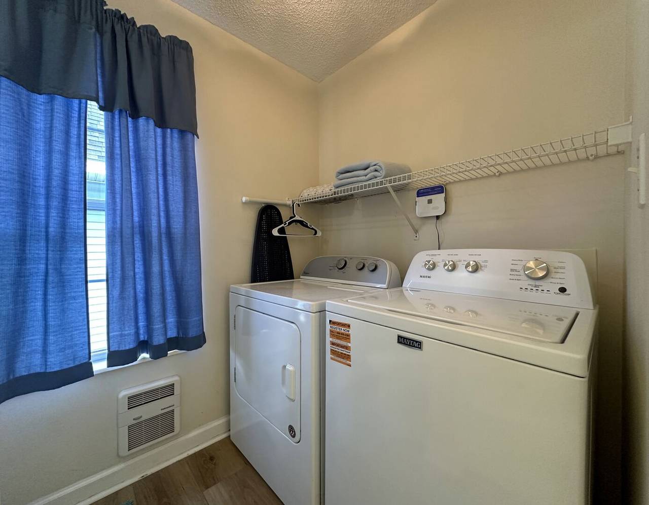 Washer/Dryer Located in Hall Bath Washer/Dryer Located in Hall Bath