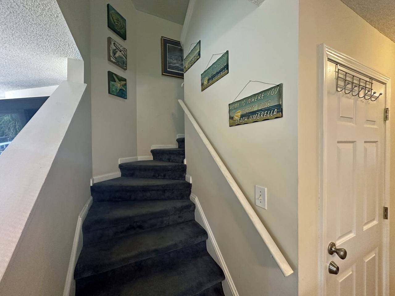 2 bedrooms & 2 bathrooms located upstairs. 2 bedrooms & 2 bathrooms located upstairs.