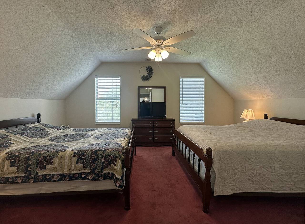 Bedroom 2 - 1 Queen & 1 Double Bedroom 2 - 1 Queen & 1 Double