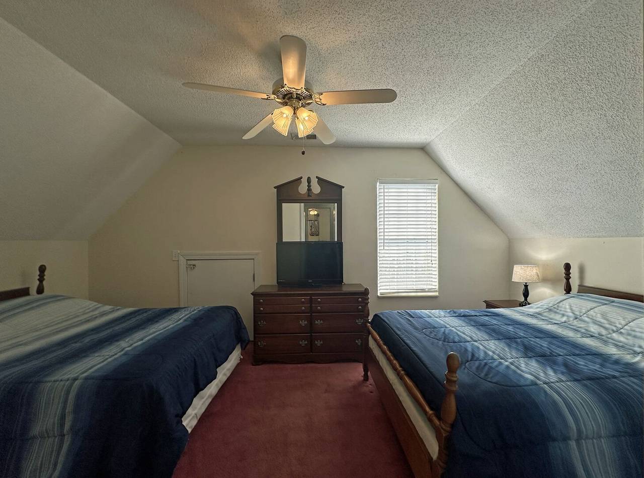 Bedroom 3 - 1 Queen & 1 Double Bedroom 3 - 1 Queen & 1 Double