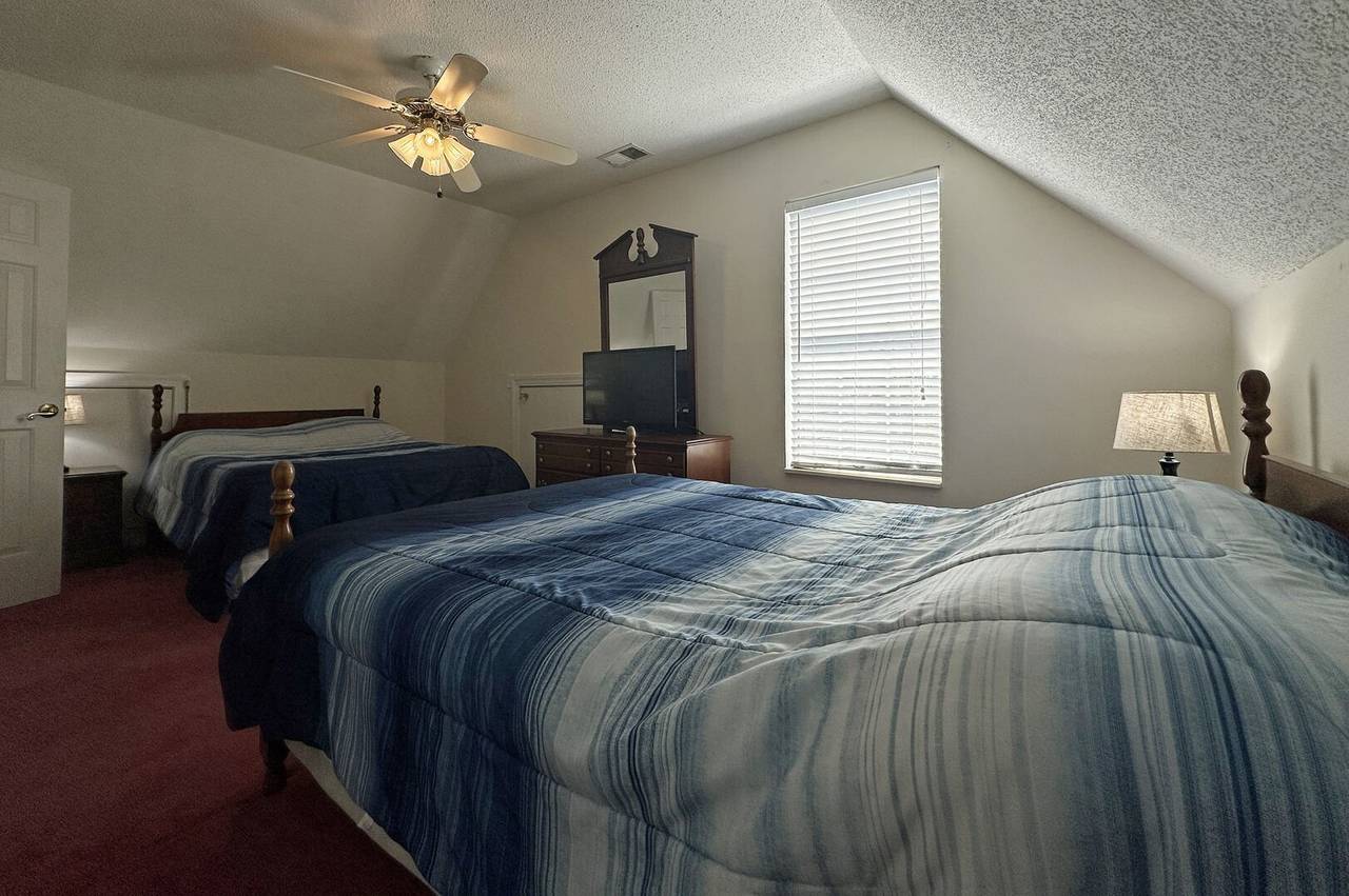 Relax & watch TV in bed. Relax & watch TV in bed.