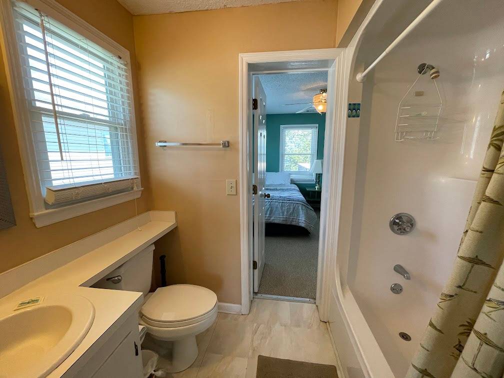 Shared bath between bedrooms 2 and 3 Shared bath between bedrooms 2 and 3