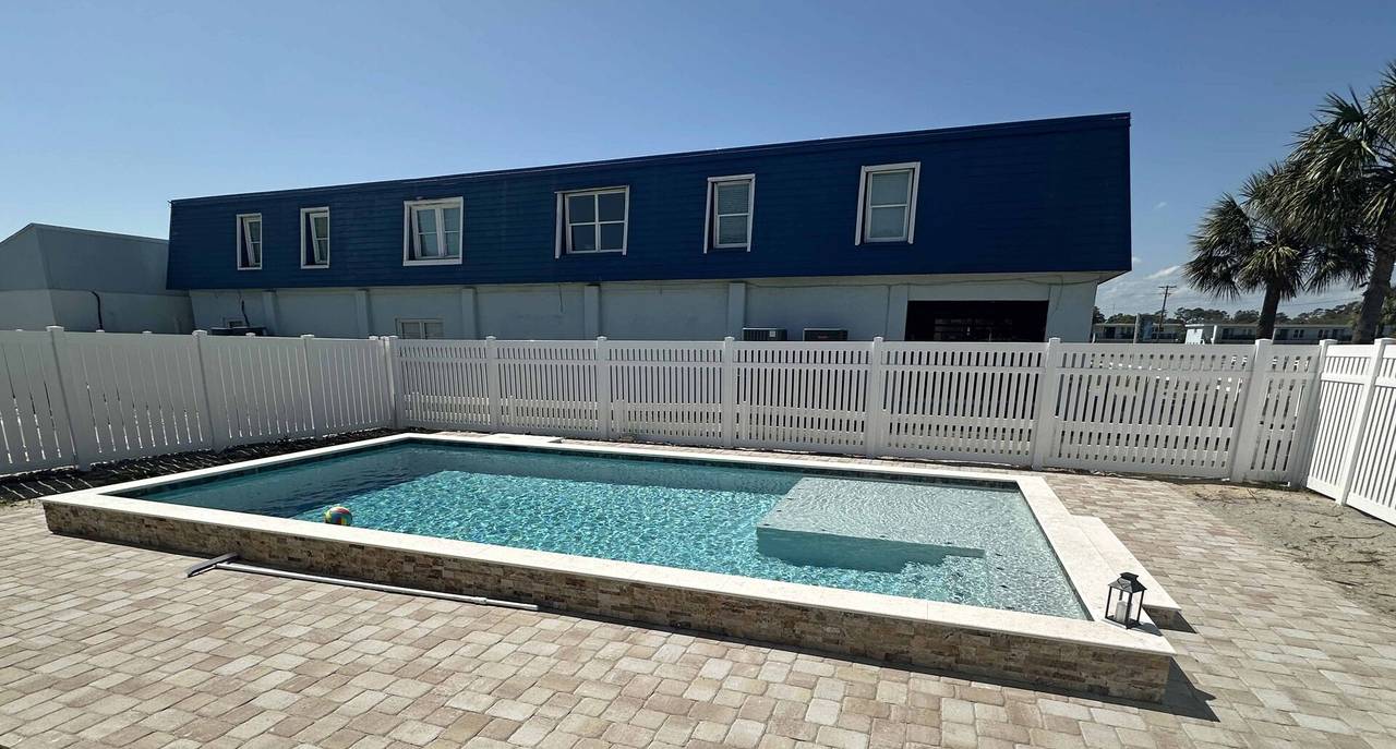 *New Private Pool* (approximately 30x15) can be heated 3/1-5/30 and 9/1-11/1 if air temp is not below 55F. *New Private Pool* (approximately 30x15) can be heated 3/1-5/30 and 9/1-11/1 if air temp is not below 55F.