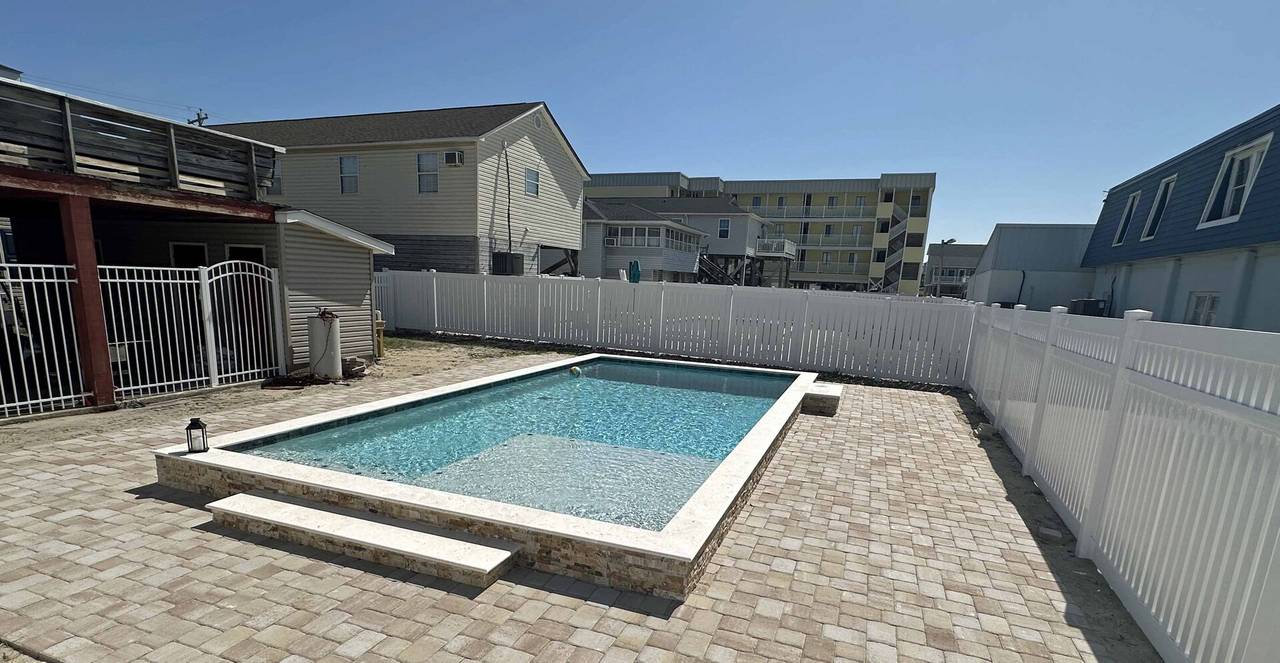 Perfect spot to cool off on a hot day! Perfect spot to cool off on a hot day!