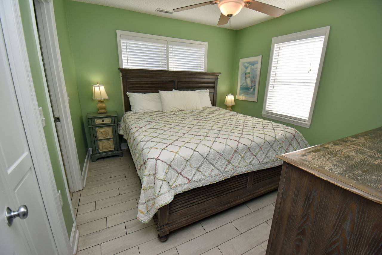 Bedroom 1 - King Bedroom 1 - King