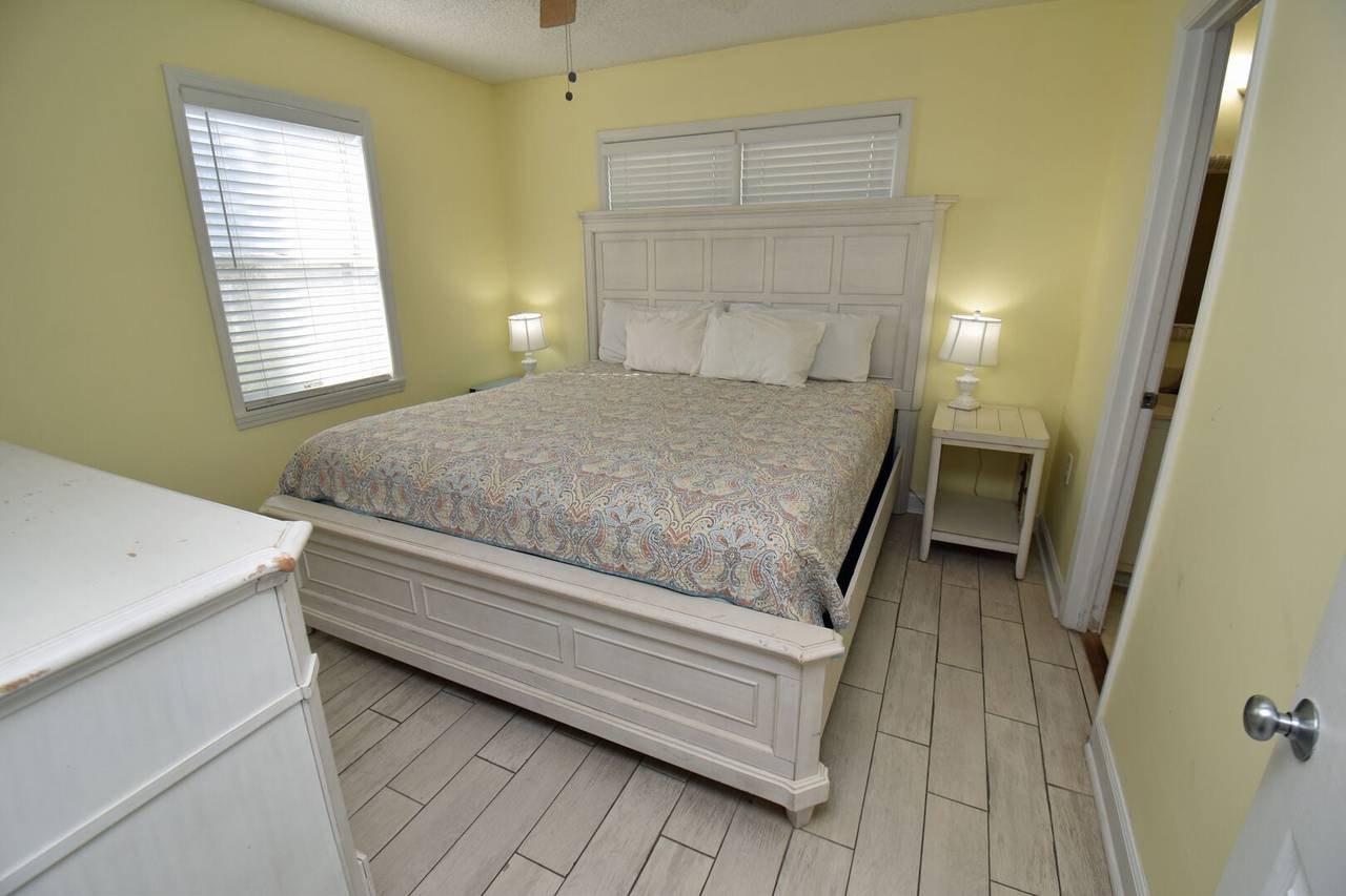 Bedroom 2 - King Bedroom 2 - King
