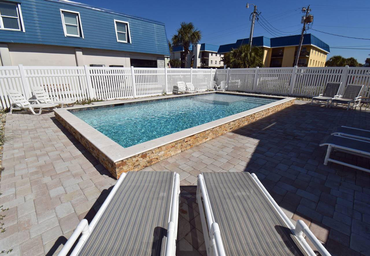 *New Pool* (approximately 30x15) can be heated 3/1-5/30 and 9/1-11/1 if air temp is not below 55F. *New Pool* (approximately 30x15) can be heated 3/1-5/30 and 9/1-11/1 if air temp is not below 55F.