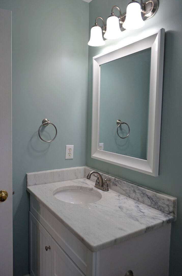 Private bath with Bedroom 3 Private bath with Bedroom 3