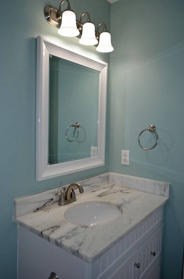 Private bath with Bedroom 4 Private bath with Bedroom 4