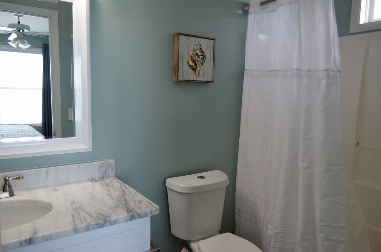 Private bath with Bedroom 5 Private bath with Bedroom 5