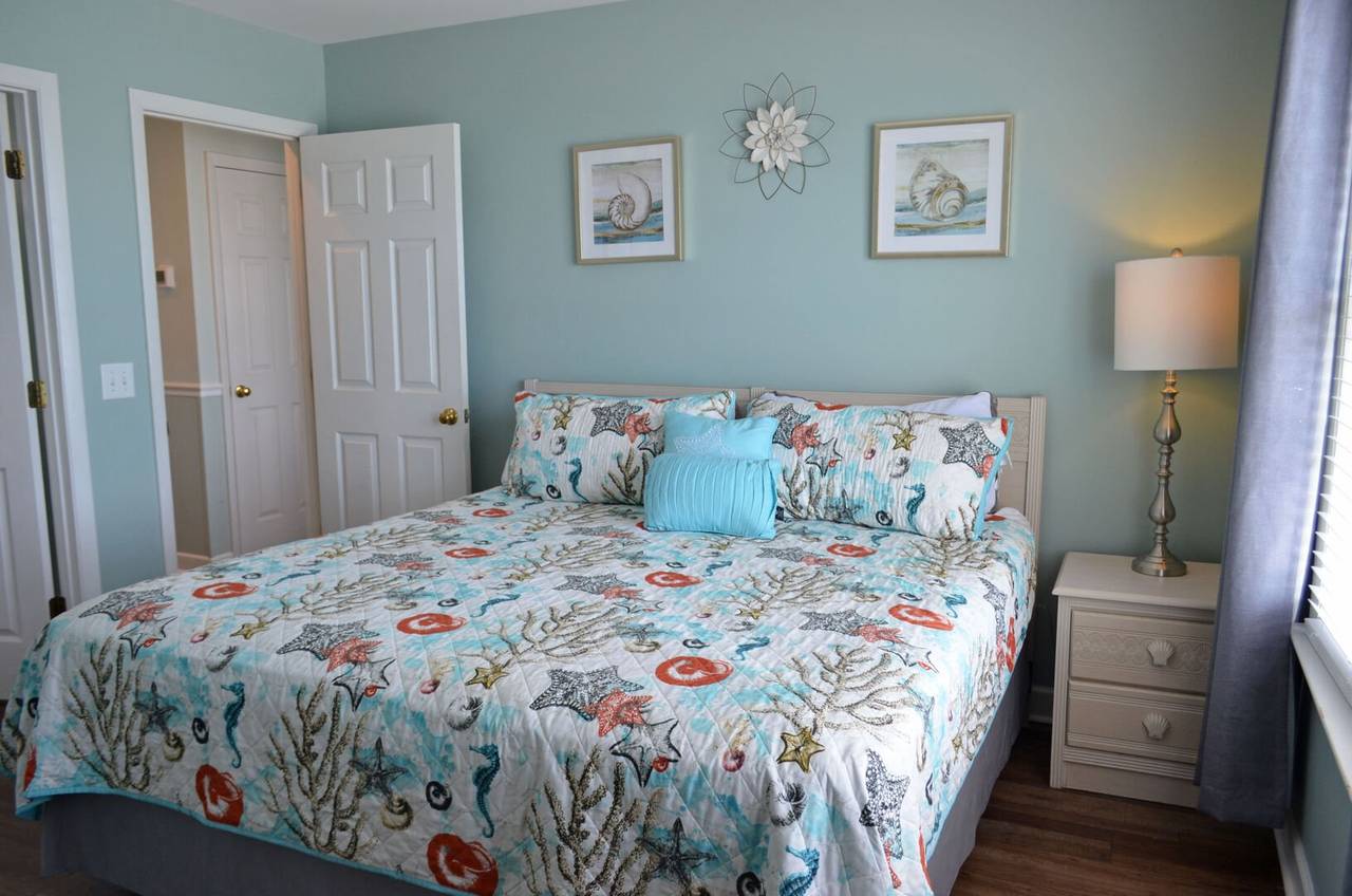 Bedroom 6 up - King Bedroom 6 up - King