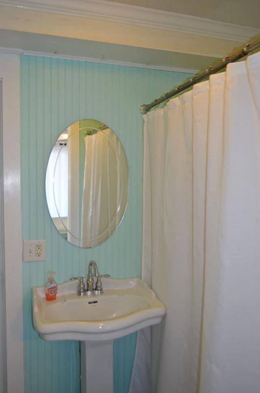 Jack & Jill Bath off Bedroom 4 Jack & Jill Bath off Bedroom 4